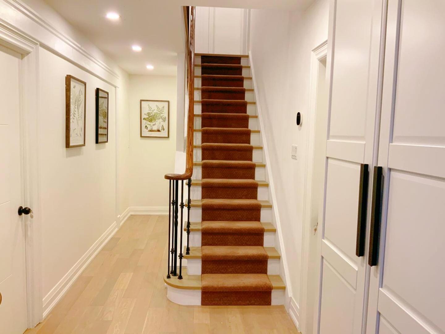 Leaside Garden Guesthouse โตรอนโต ภายนอก รูปภาพ