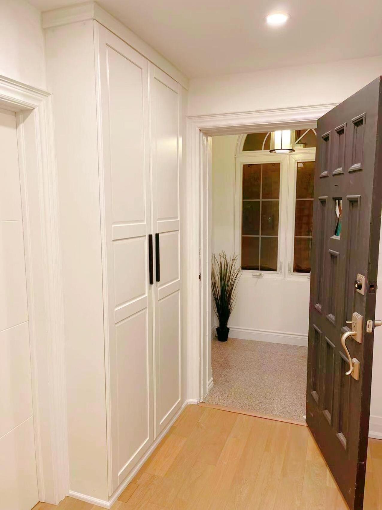 Leaside Garden Guesthouse โตรอนโต ภายนอก รูปภาพ