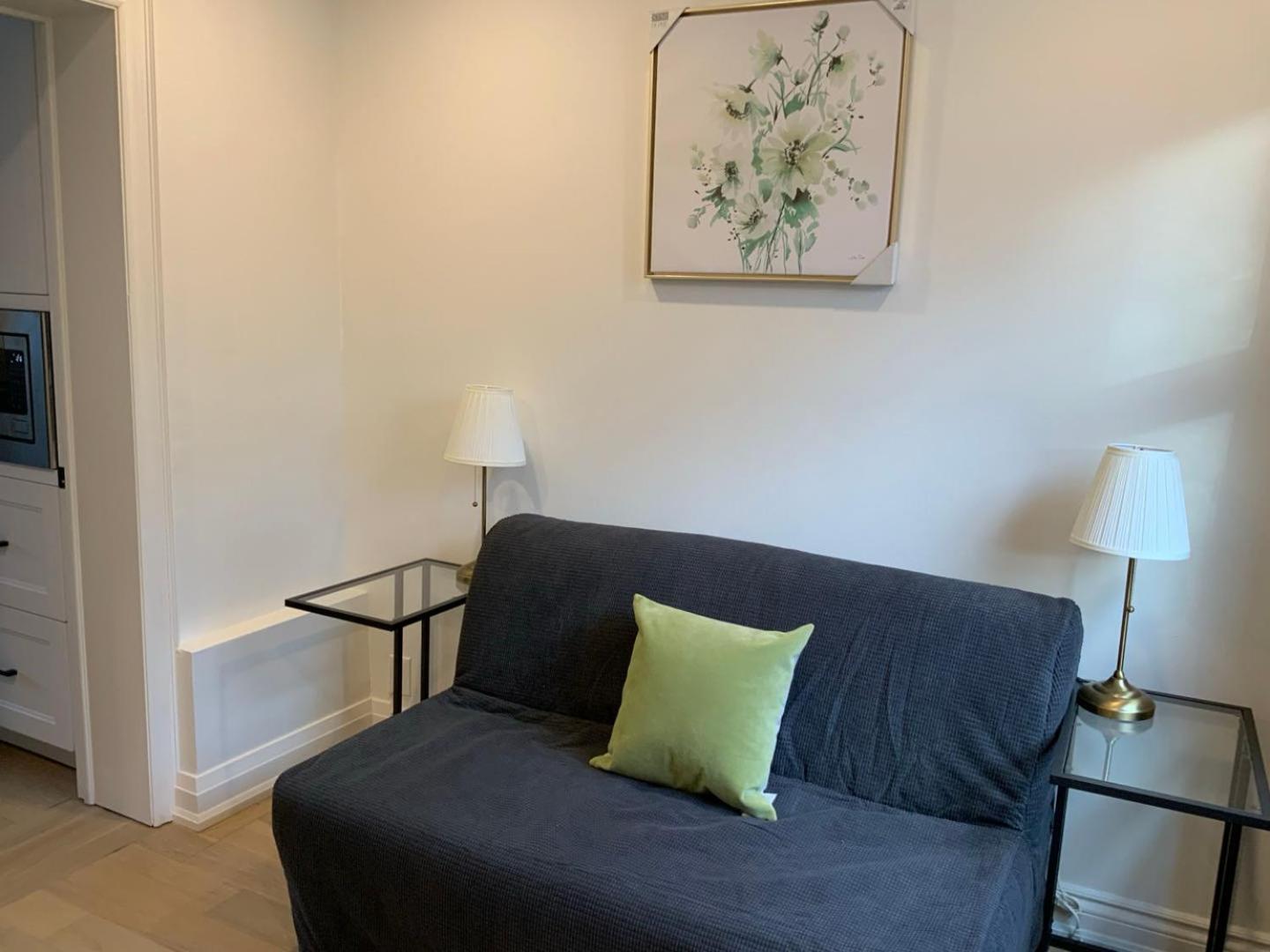 Leaside Garden Guesthouse โตรอนโต ภายนอก รูปภาพ