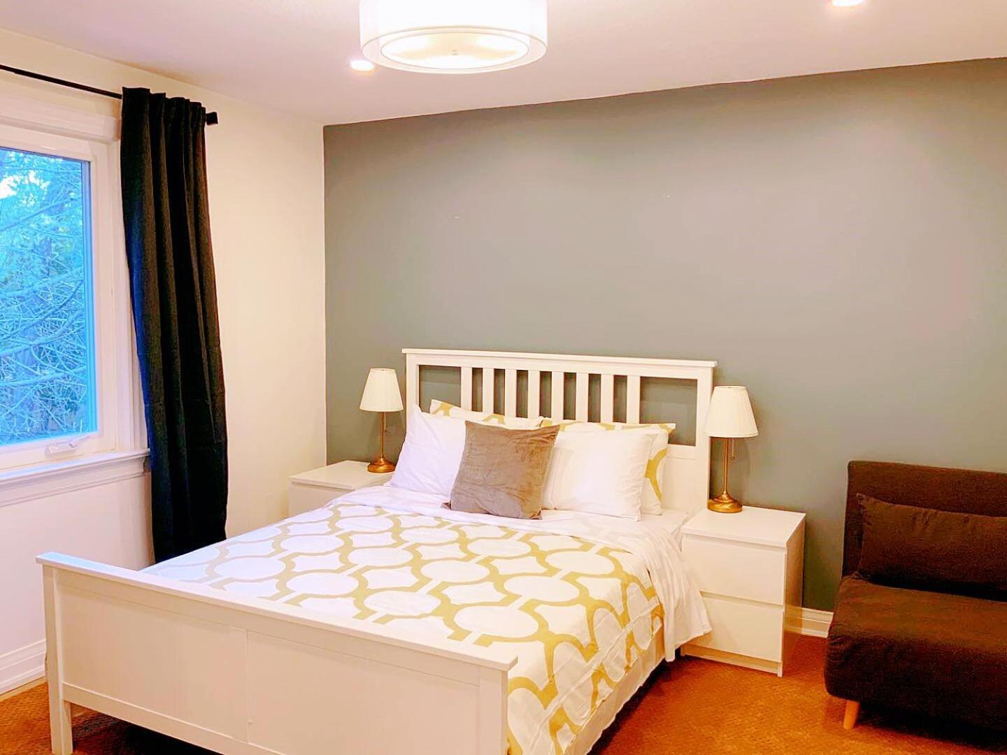Leaside Garden Guesthouse โตรอนโต ภายนอก รูปภาพ